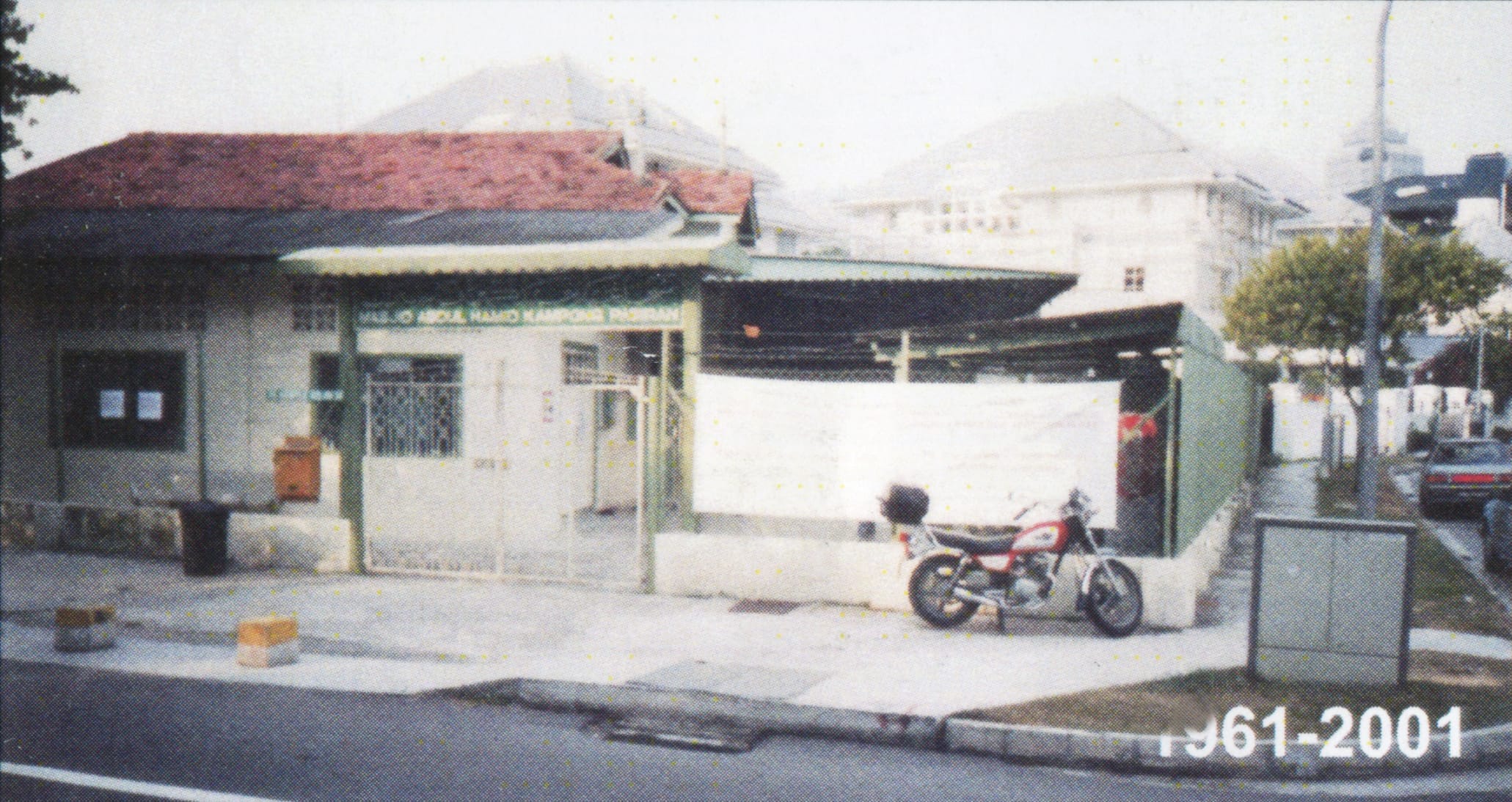 Masjid Kampung Pasiran (1961–2001). Foto ihsan Cikgu Kader Suradi.